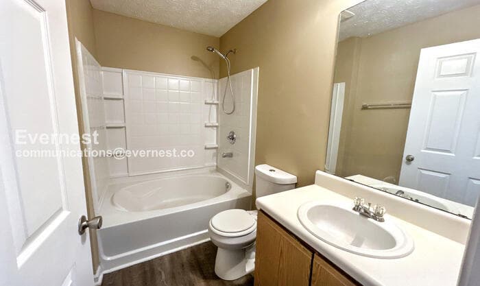 Building Photo - 3203 Fairington Ridge Cir