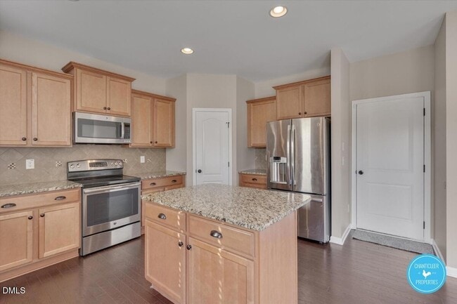 Building Photo - 831 Ember Dr