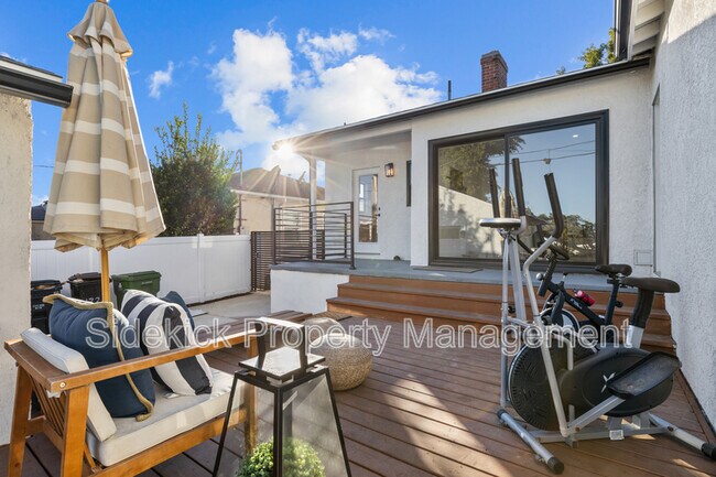 Building Photo - 1724 S Fairfax Ave