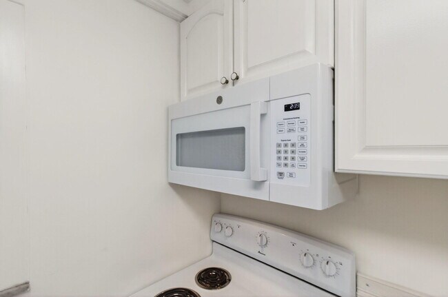 Building Photo - 500 SW 2nd Ave