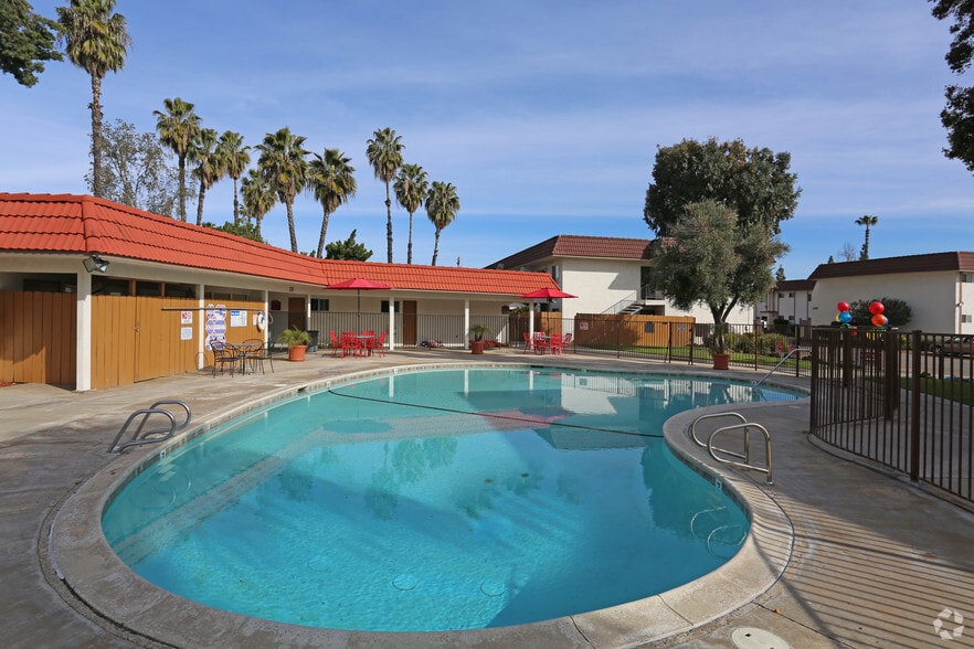 Redwood Gardens Apartments El Cajon, CA Apartment Finder