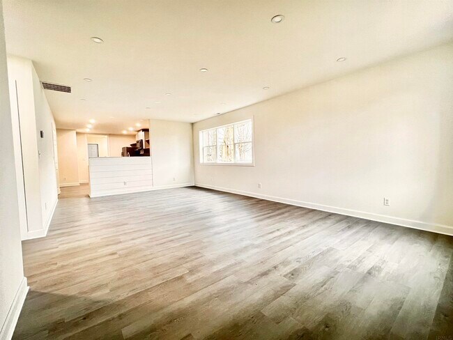 Building Photo - 1218 N Apperson Way