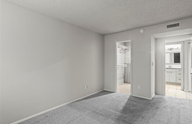 Building Photo - 12423 NE 145th Pl