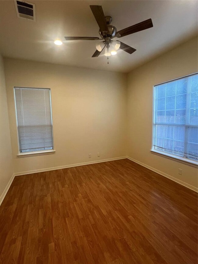 Building Photo - 5404 Martin Ave