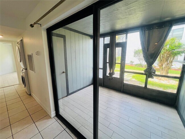 Building Photo - 3941 Atrium Dr