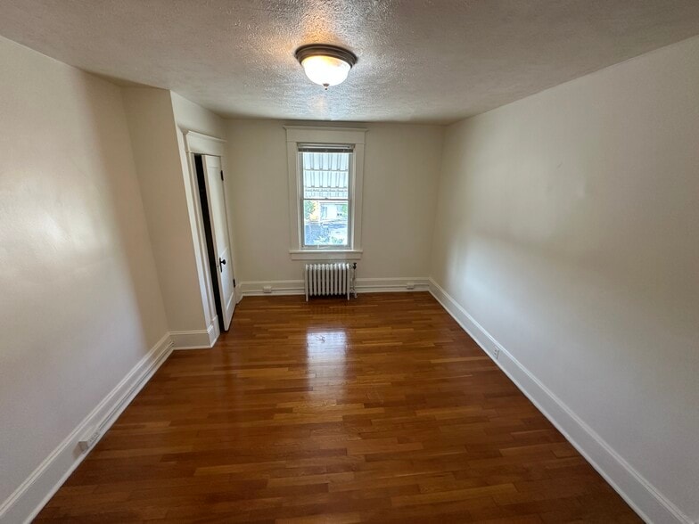 3rd room - 21 N Braddock St
