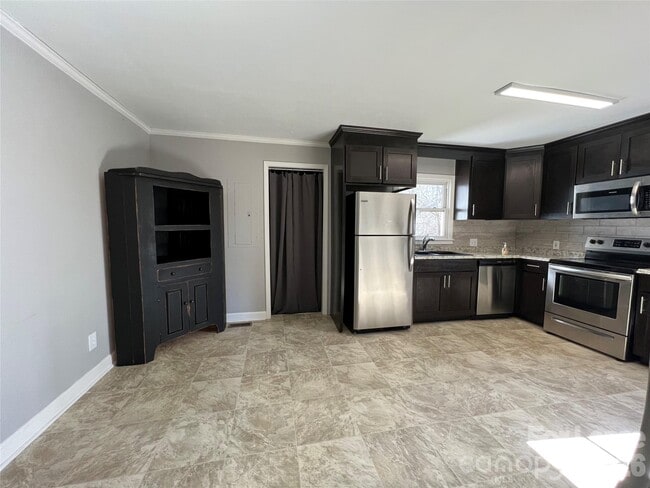 Building Photo - 2122 Boxcar Rd