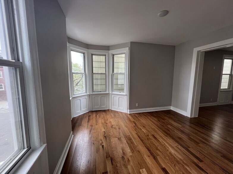 Building Photo - 53 Hawkins St