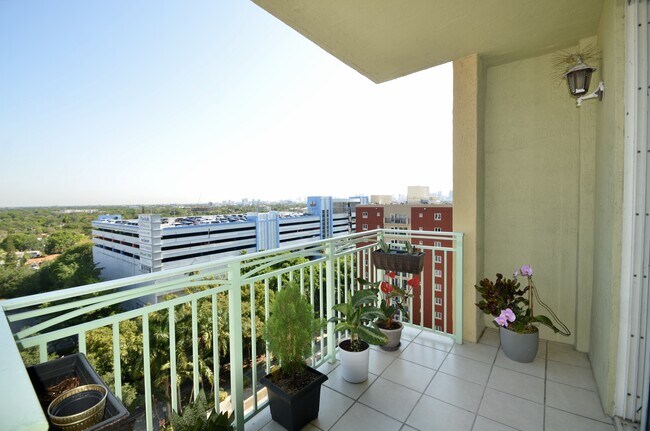 Building Photo - 3500 Coral Way