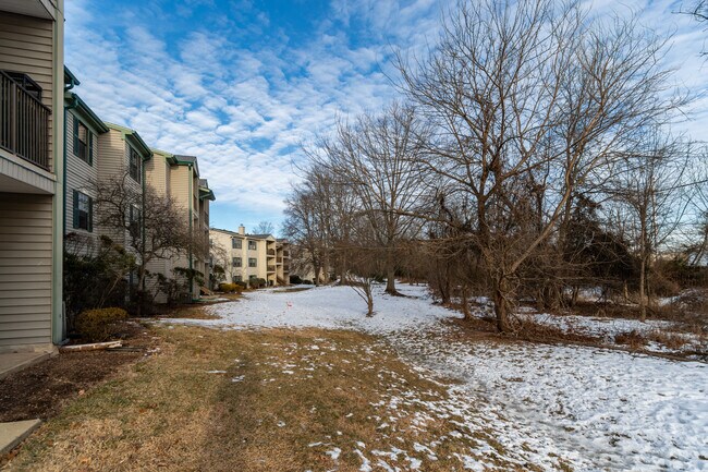 Building Photo - 69 Fisher Dr