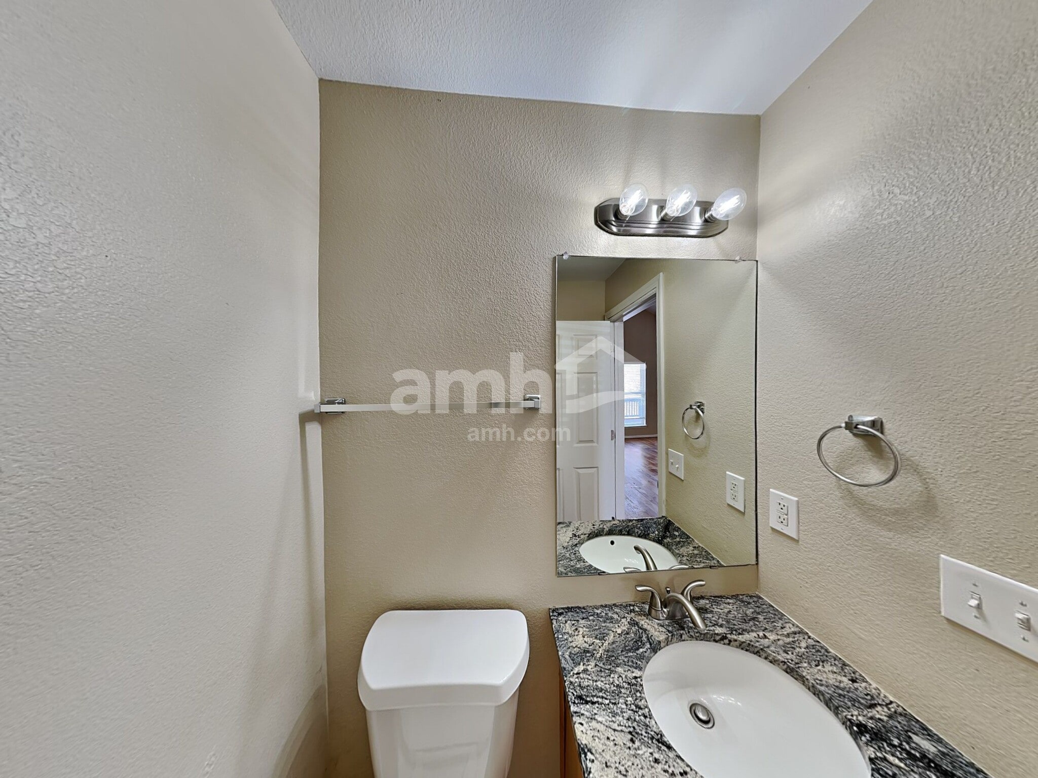 Building Photo - 2320 S Gibralter Way