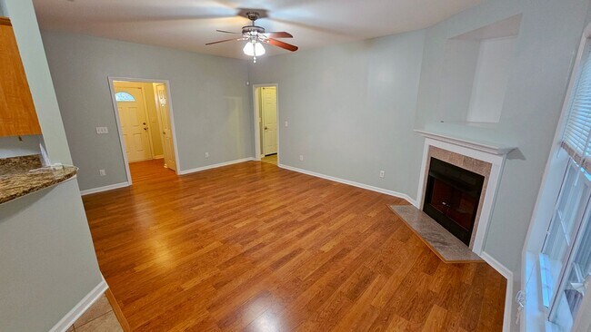 Building Photo - 300 Bouy Ct