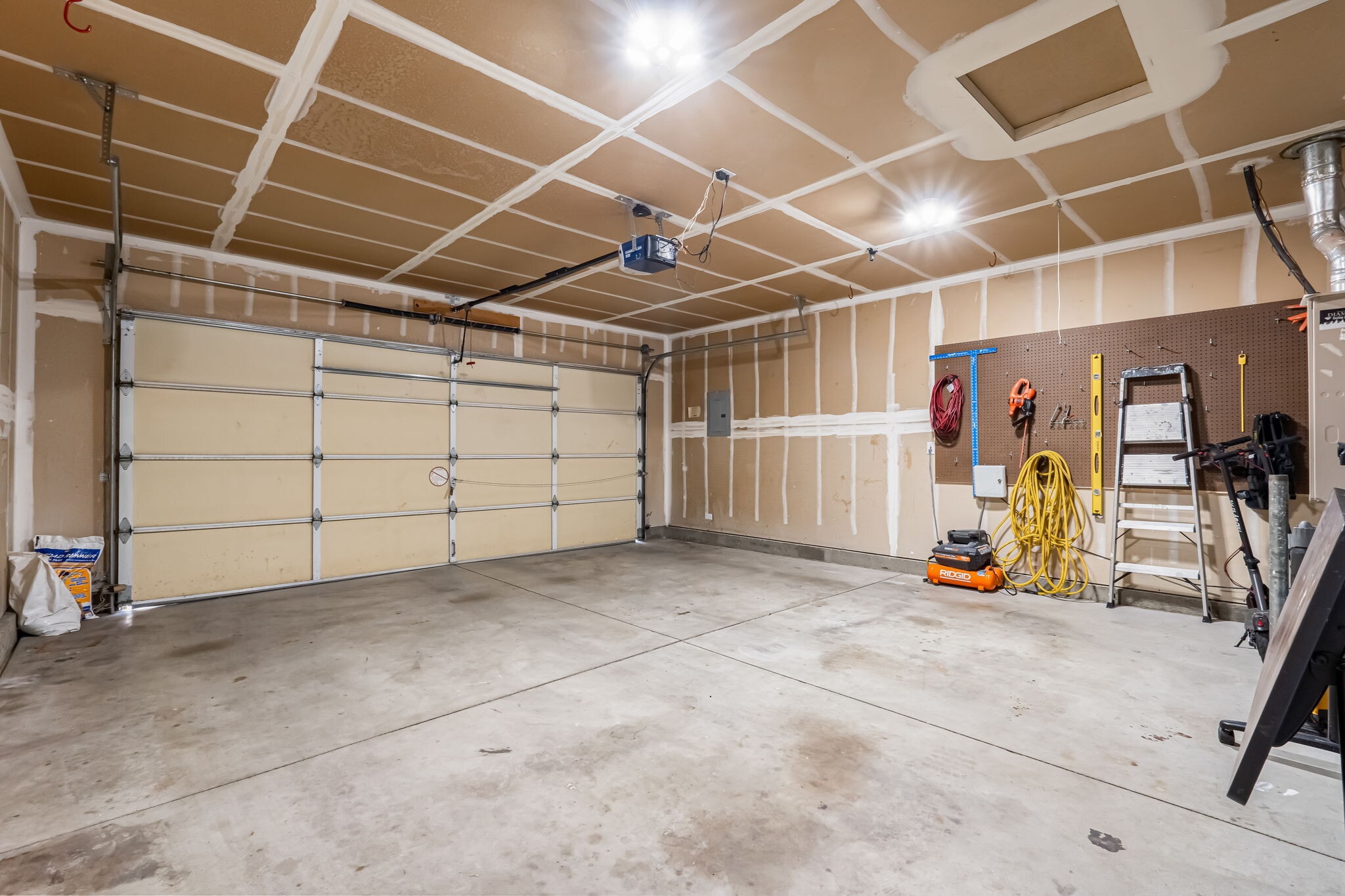 Building Photo - 2108 S Riptide Pl