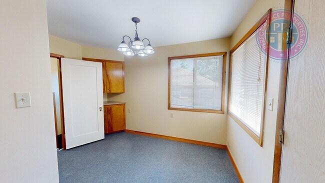 Building Photo - North Portland Gem! 3 Bed, 1 Bath Home in Prime Willamette Location