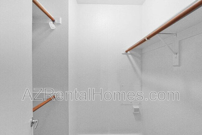 Building Photo - 3633 N 3rd Ave