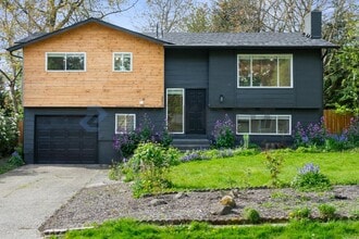 Building Photo - 302 225th St SW