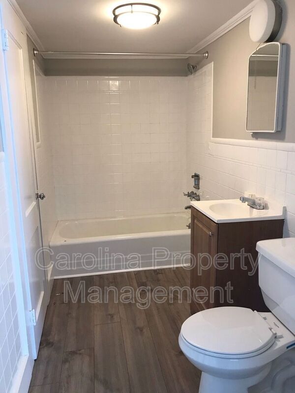 Building Photo - 213 W King St