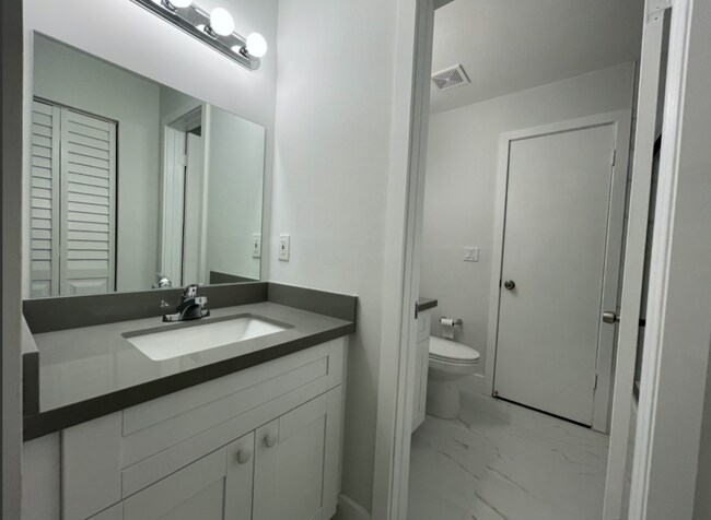 Building Photo - 6854 NW 173rd Dr