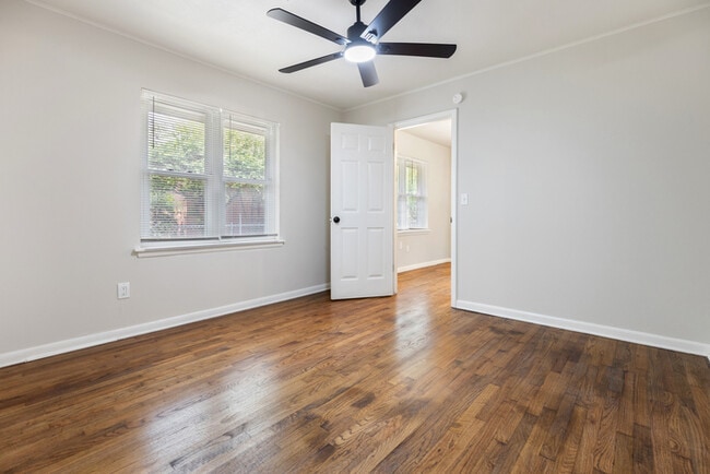 Building Photo - 730 N College St