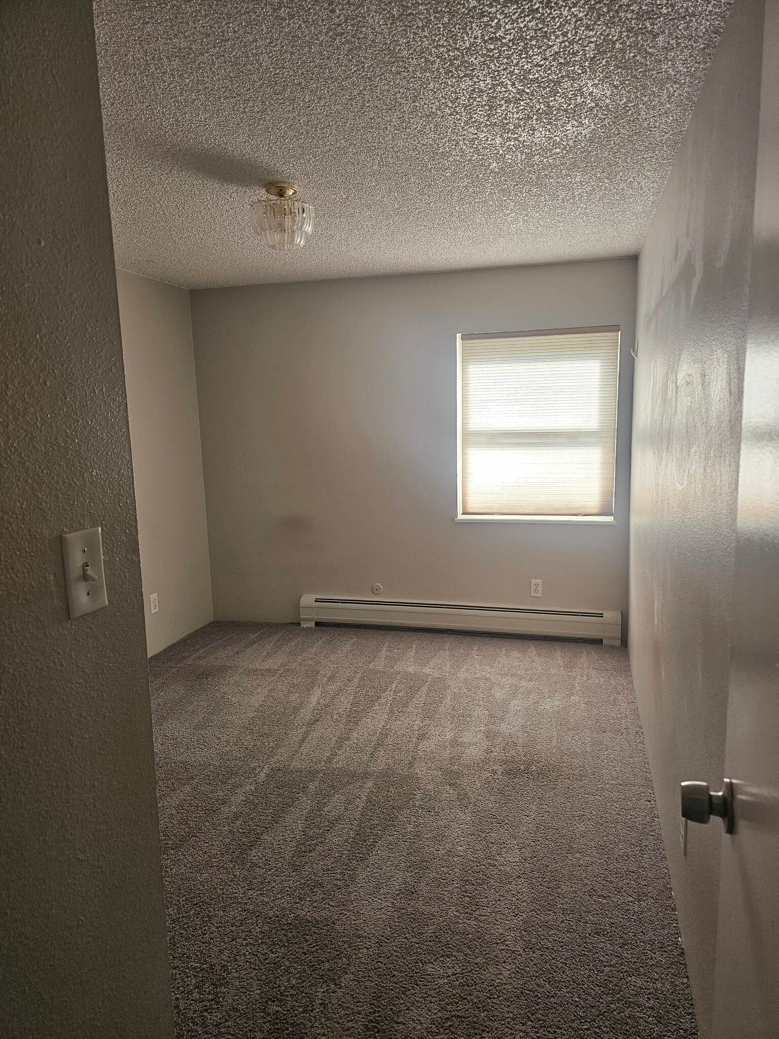 Building Photo - 451 Golden Cir