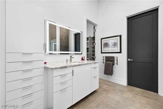 Building Photo - 12289 Alamansa Ln