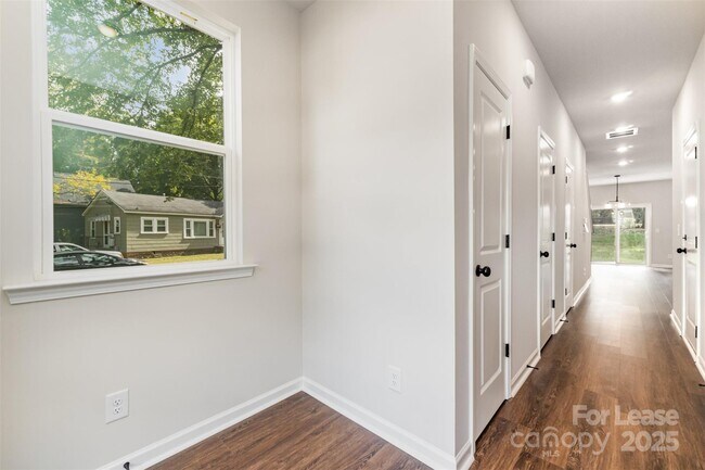 Building Photo - 3719 Davis Ave