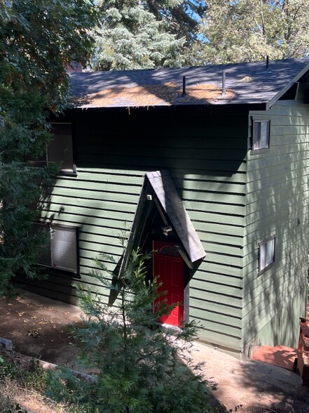 Primary Photo - 675 E Victoria Ct