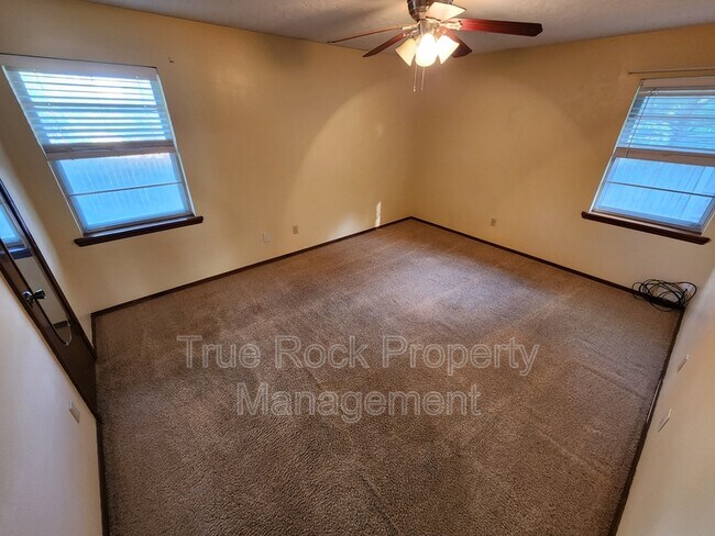 Building Photo - 329 S Morrison Dr