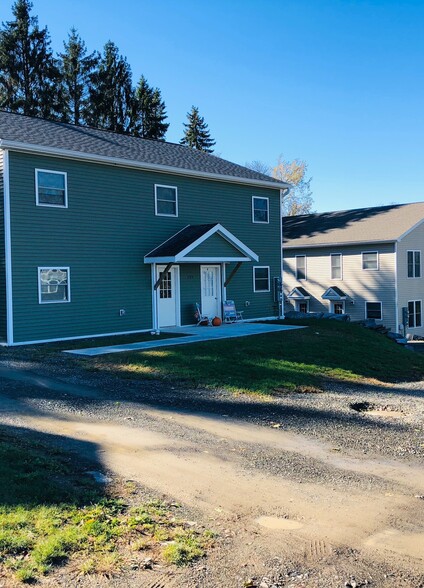 Building Photo - 129 Birdseye View Dr