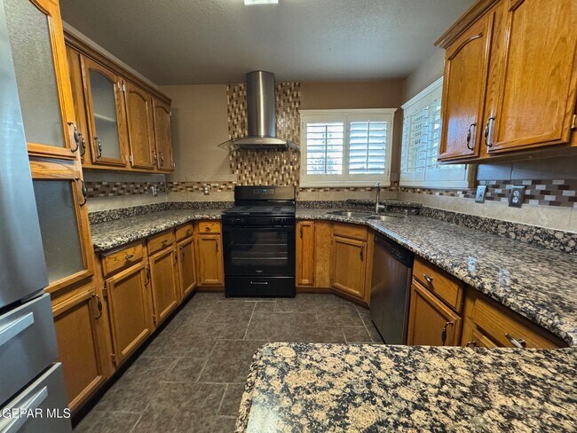 Building Photo - 1428 Beethoven Pl