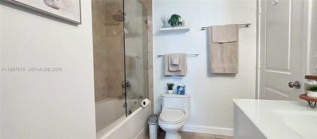 Building Photo - 170 SE 14th St