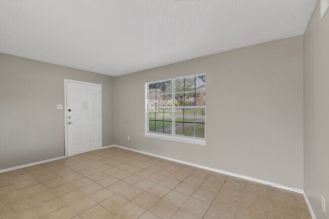 Building Photo - 8024 Cambridge Cir