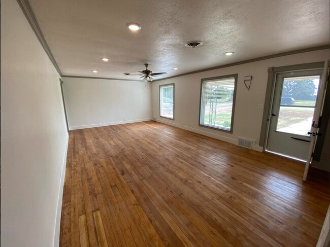 Building Photo - 1011 Walnut St