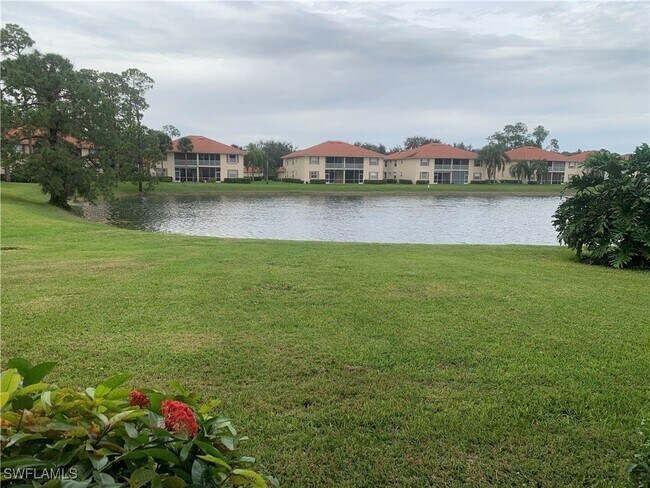 Building Photo - 230 Robin Hood Cir