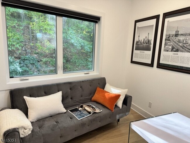 Building Photo - 301 Kingsland Rd