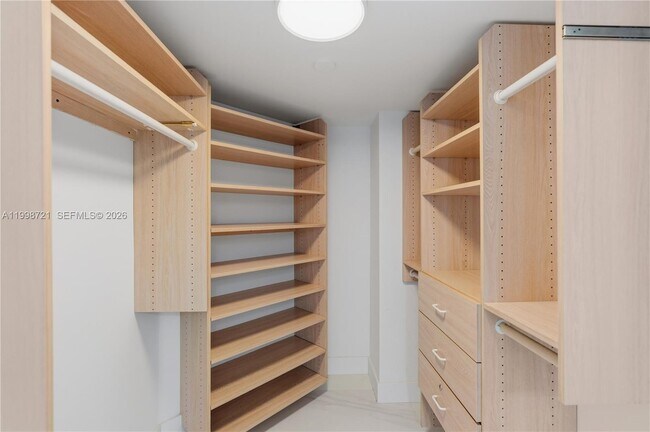 Building Photo - 19101 NE 36th Pl