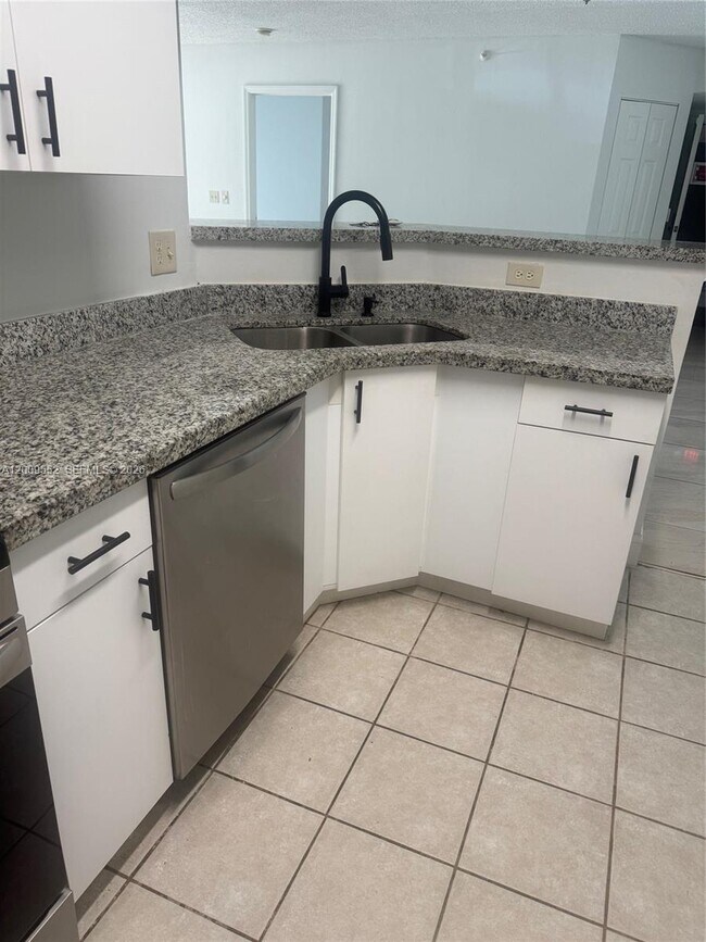 Building Photo - 5065 Wiles Rd