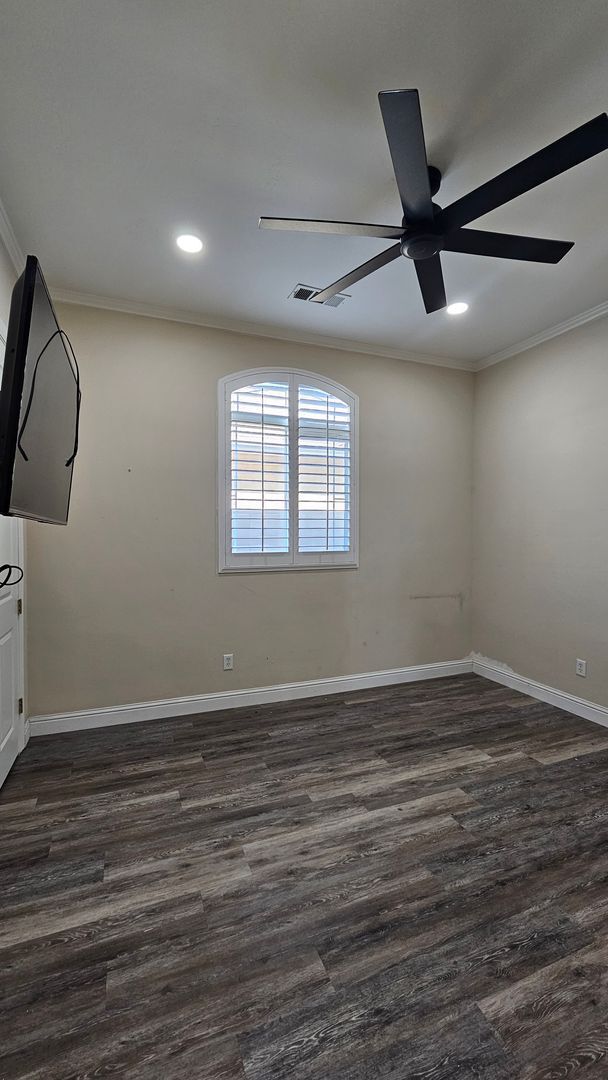 Building Photo - Luxurious Home in North Bakersfield 3 BD 3 BA