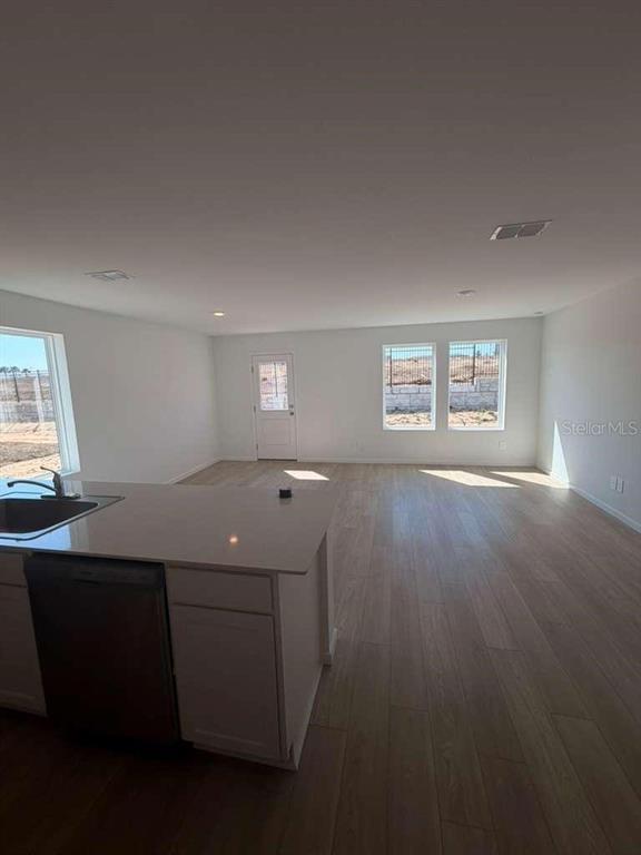 Building Photo - 848 Lynx St