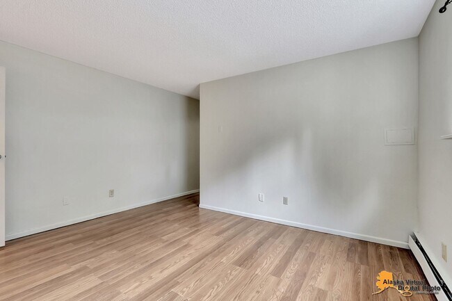 Building Photo - Cozy Condo for Rent in East Anchorage!
