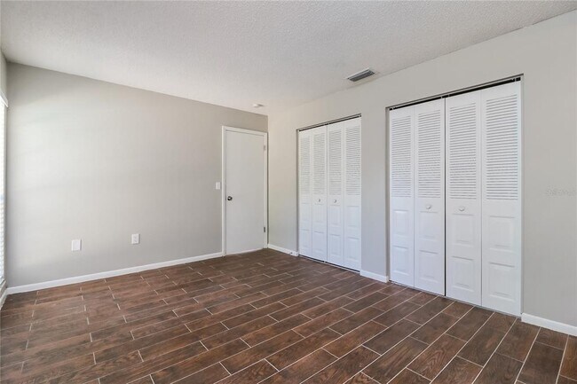 Building Photo - 2289 Crystalview Ct