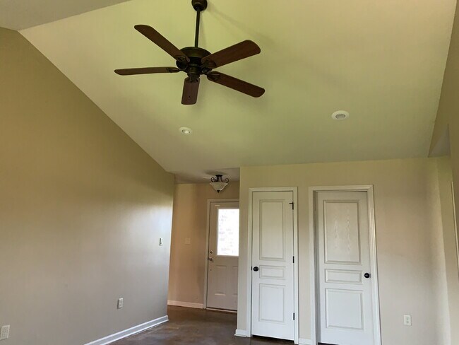Building Photo - 434 Wildwood Point