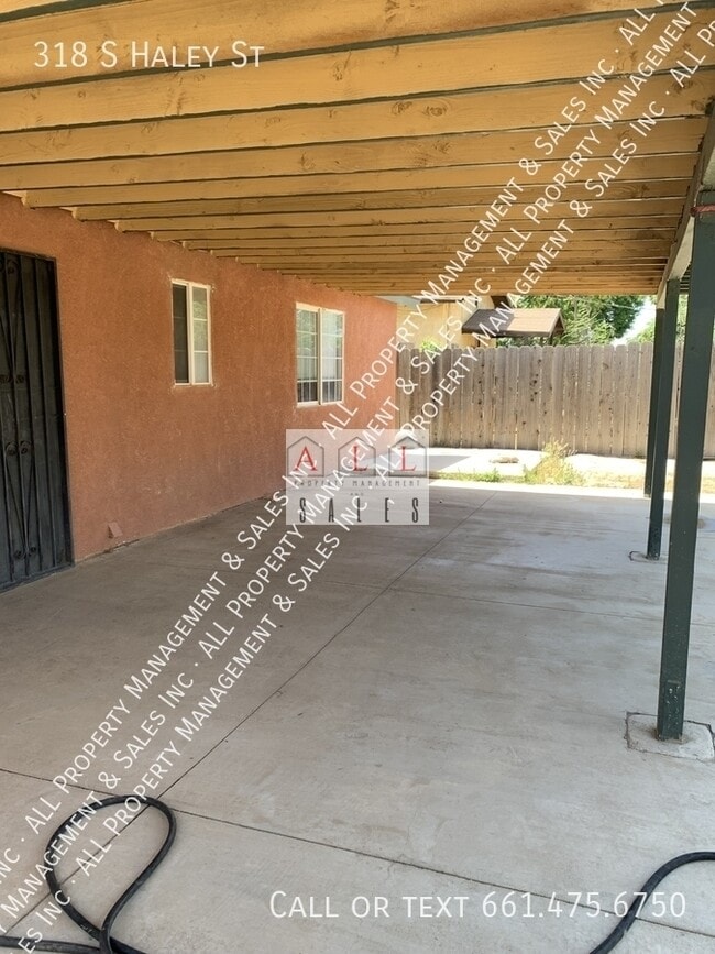 Building Photo - 318 S Haley St