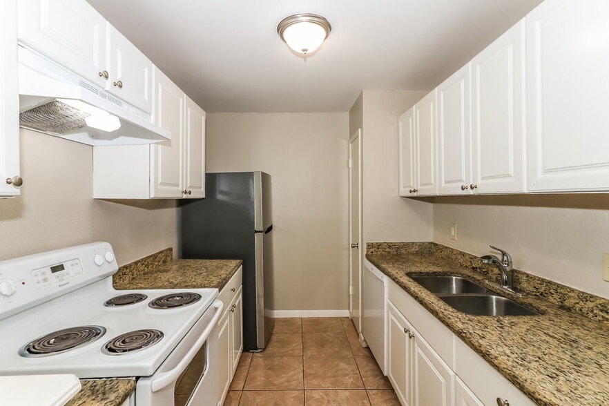 Building Photo - 17728 Northhagen Dr