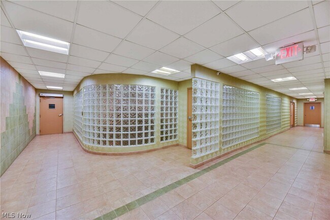 Building Photo - 12550 Lake Ave