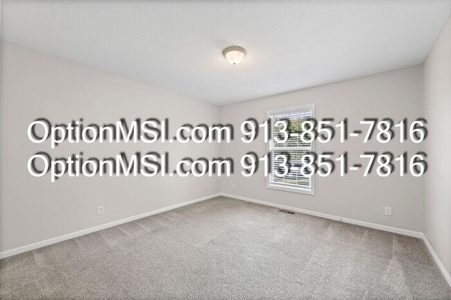Building Photo - Welcome home to this beautifully maintaine...