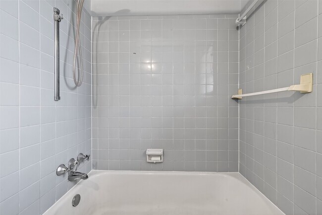 Building Photo - 3428 Bradford St