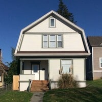 Building Photo - SUMMER SPECIAL on a Spacious 5+ bdrm/2 bath in York Neighborhood