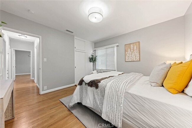 Building Photo - 1505 N Rosewood Ave