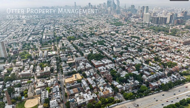 Building Photo - 854 S Front St